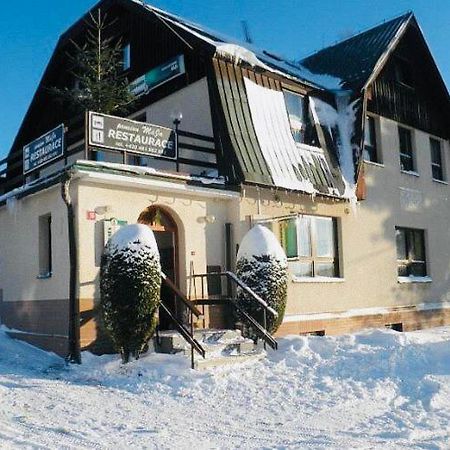 Restaurace A Penzion Maja Benecko Bagian luar foto