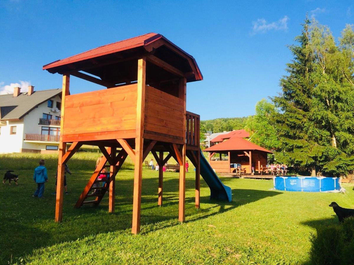 Restaurace A Penzion Maja Benecko Bagian luar foto