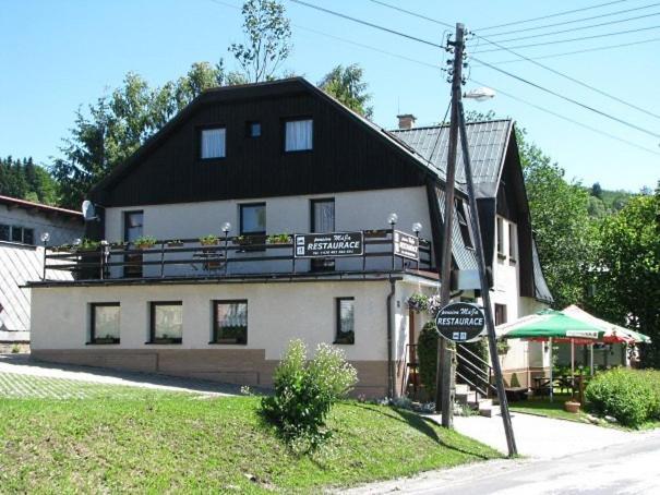 Restaurace A Penzion Maja Benecko Bagian luar foto