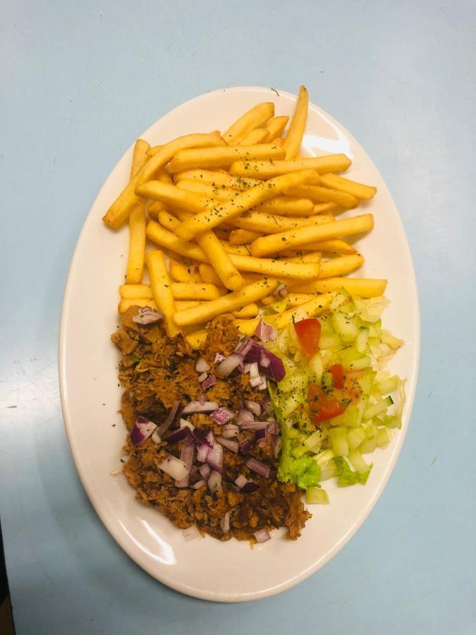 Restaurace A Penzion Maja Benecko Bagian luar foto